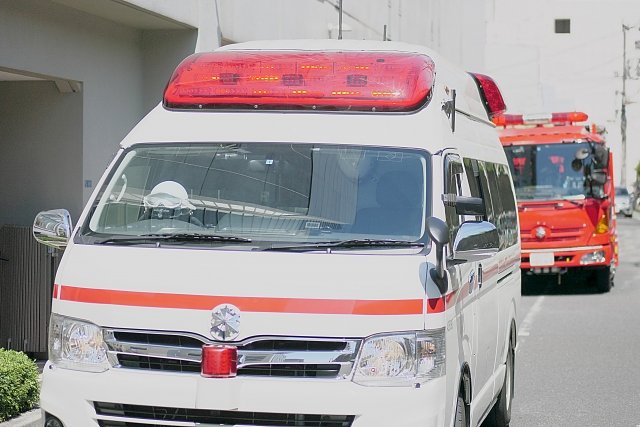 救急車と消防車